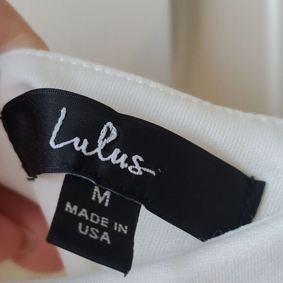 LULUS WHITE KNIT SPAGHETTI STRAP SHEATH DRESS RUFFLE BOTTOM SIZE MEDIUM SUMMER - Picture 5 of 14